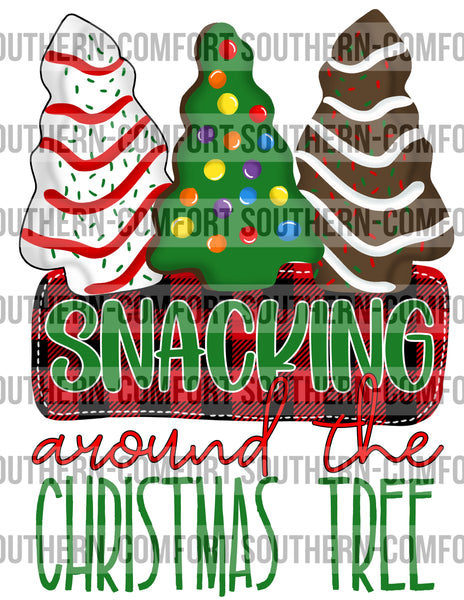 Snacking around the Christmas tree PNG